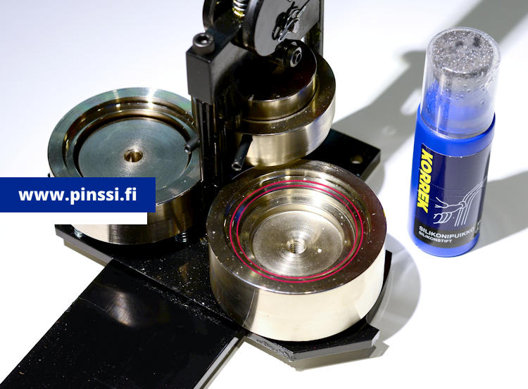 Buttonmaker is stuck, how to release